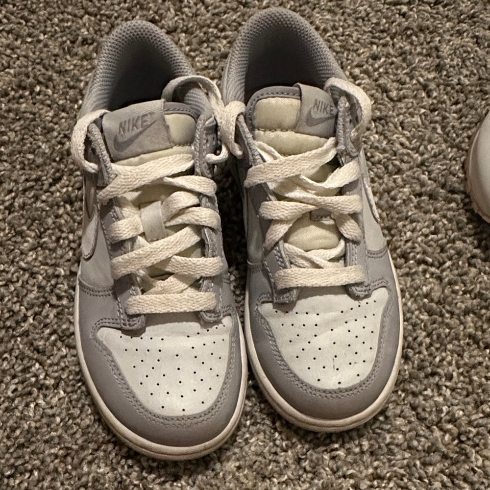 Nike Kids Sneakers in Gray and White